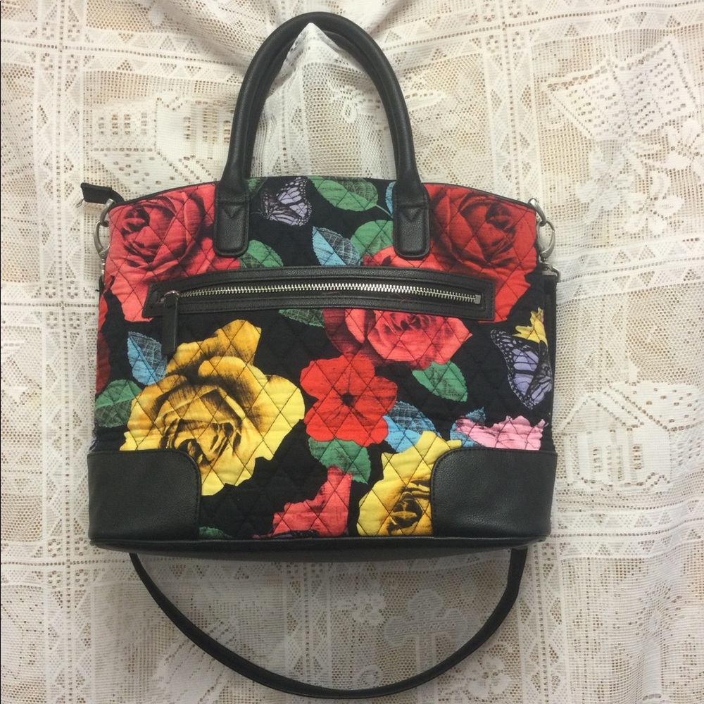 Vera Bradley hand/shoulder/crossbody bag.